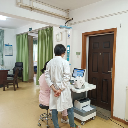 加強醫養結合，湖北武漢市茶港醫務(wù)室裝機SH-T16健康小屋一體機